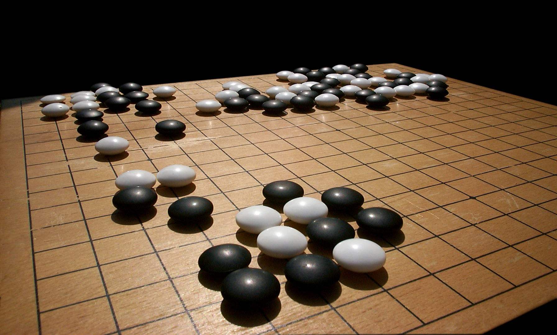 AlphaGo的圍棋學(xué)習(xí)之路 從人類智慧到自我超越